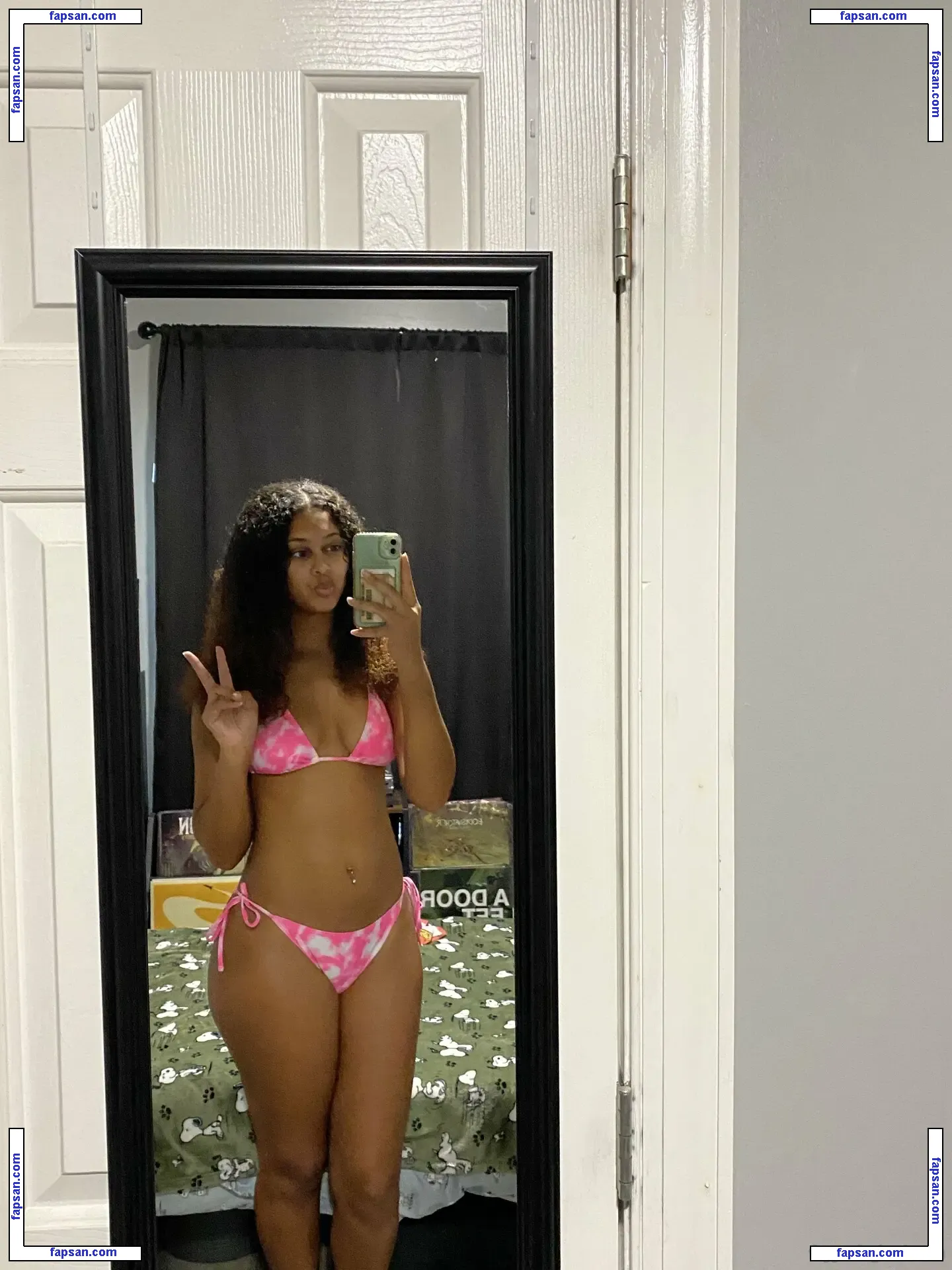 Savzilla nude photo #0012 from OnlyFans