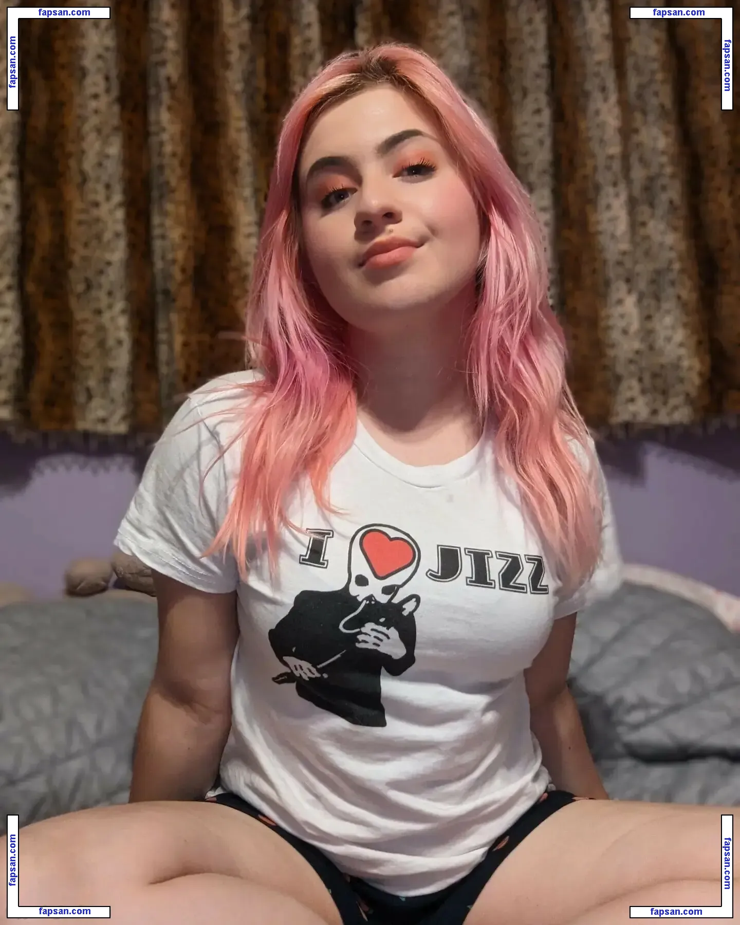 Sawyeurism nude photo #0002 from OnlyFans