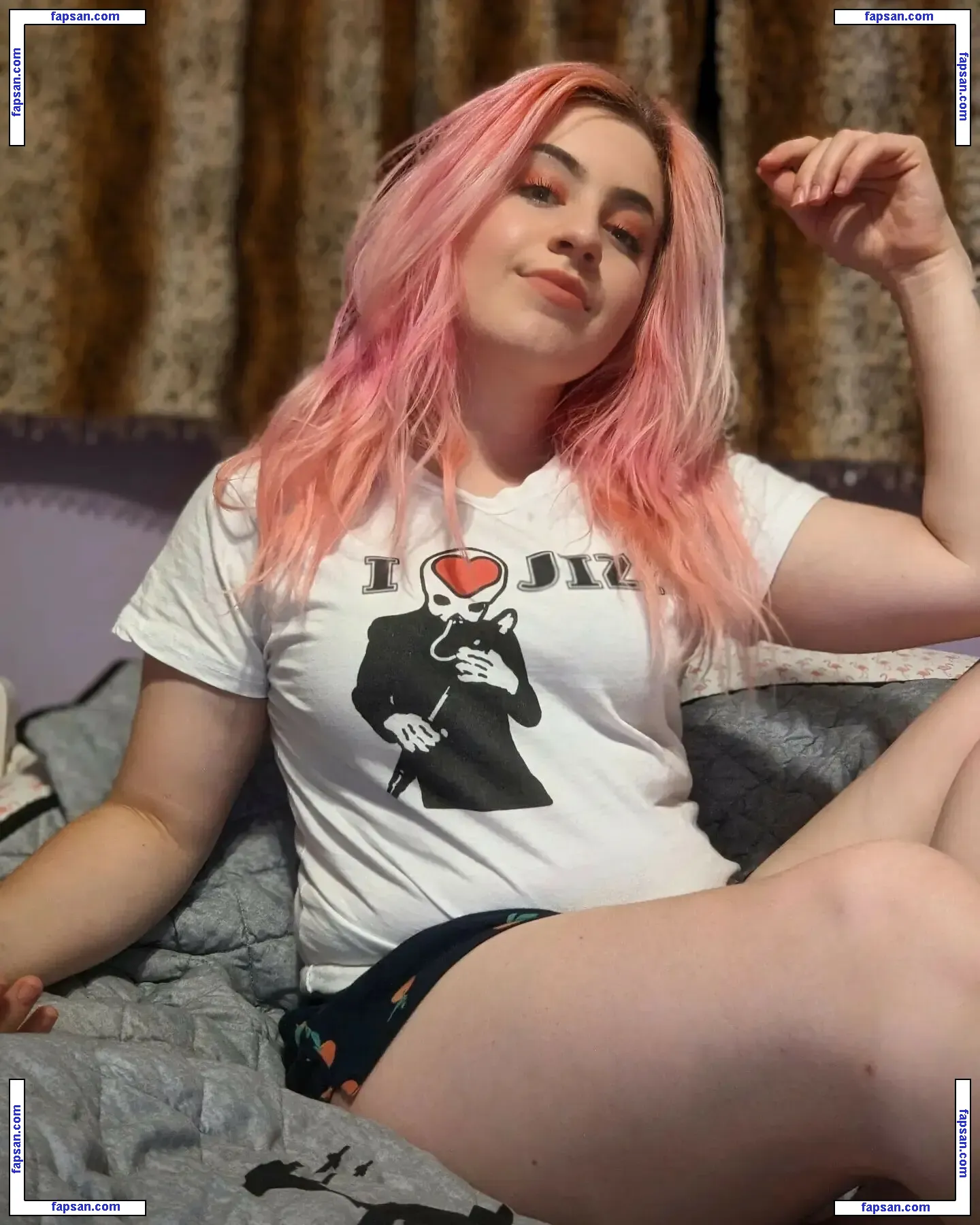 Sawyeurism nude photo #0003 from OnlyFans