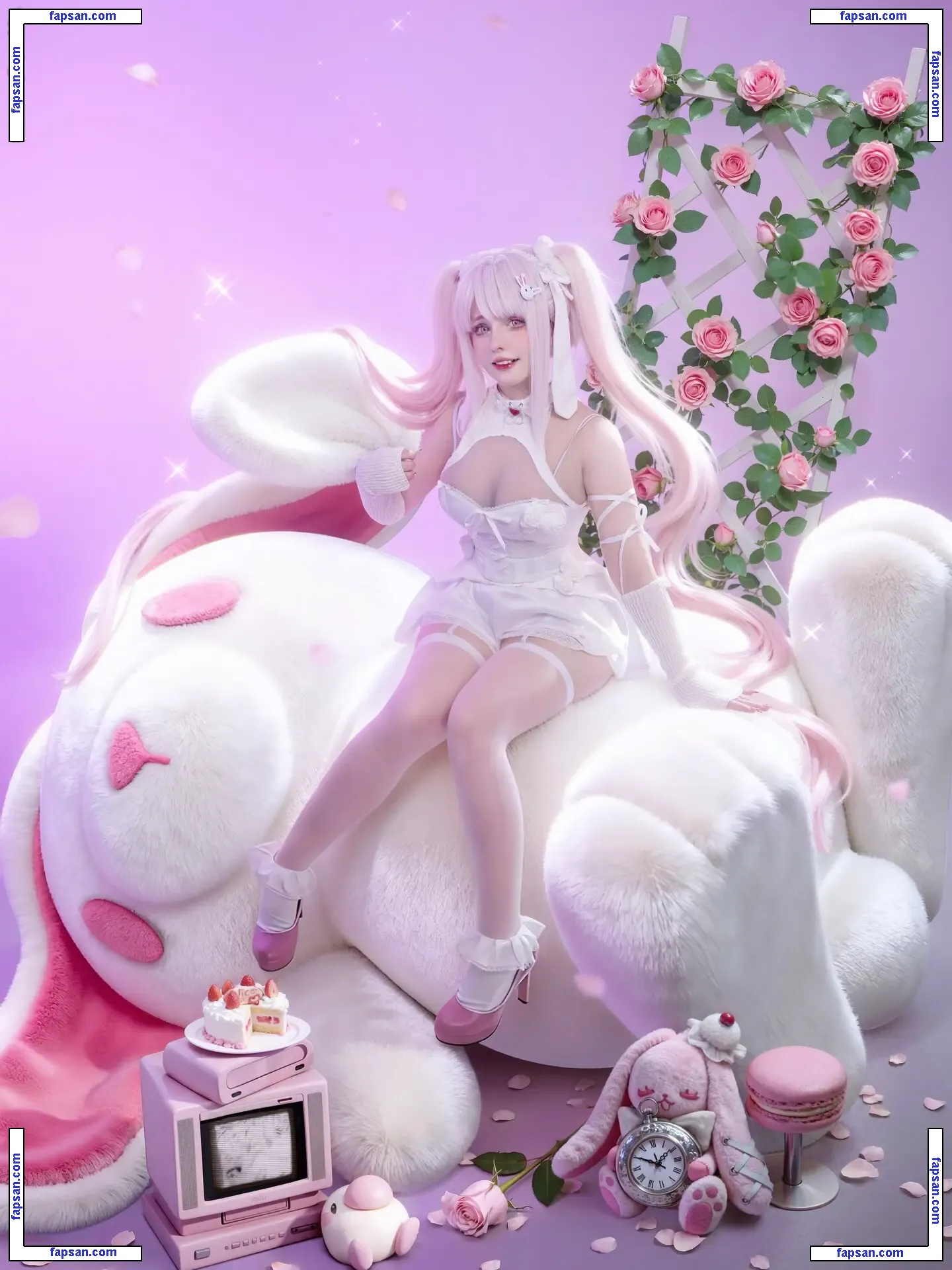 Saya Scarlet nude photo #0297 from OnlyFans