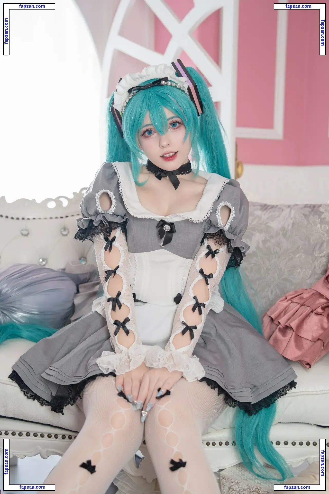 Saya Scarlet nude photo #0301 from OnlyFans