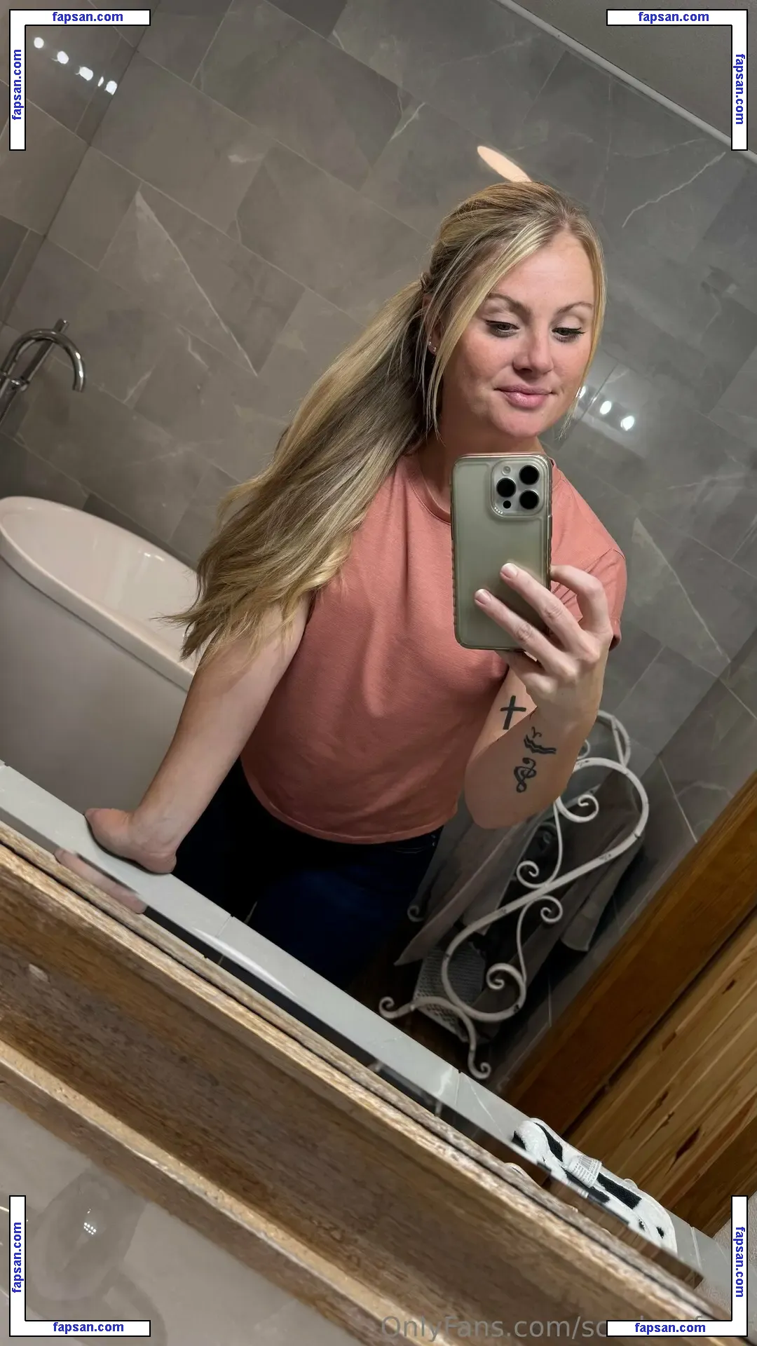 scarlett.frost nude photo #0048 from OnlyFans