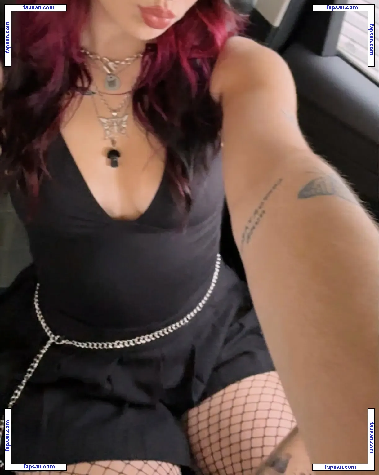 ScarlettMoonn nude photo #0002 from OnlyFans