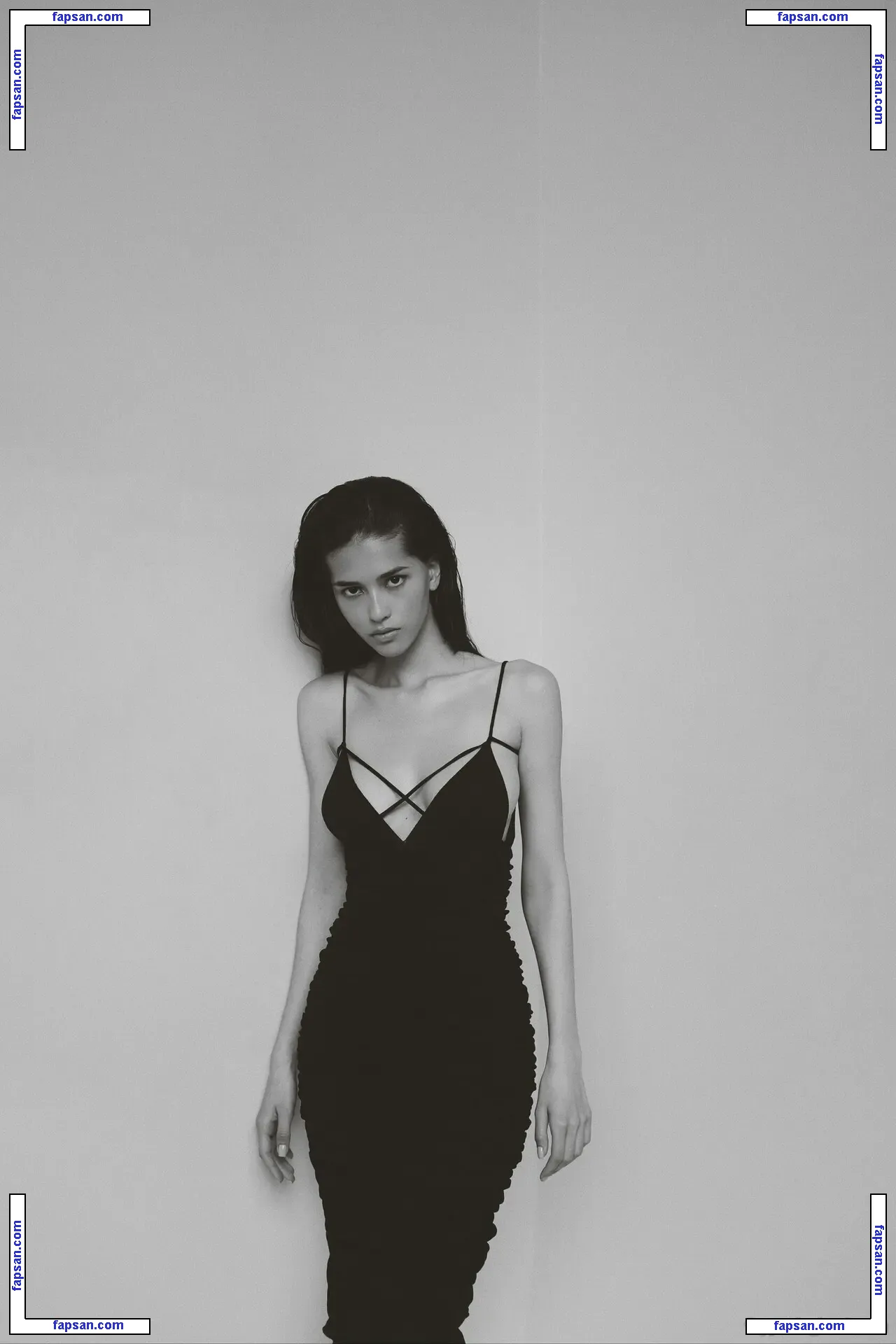 Schassi голая фото #0039 с Онлифанс