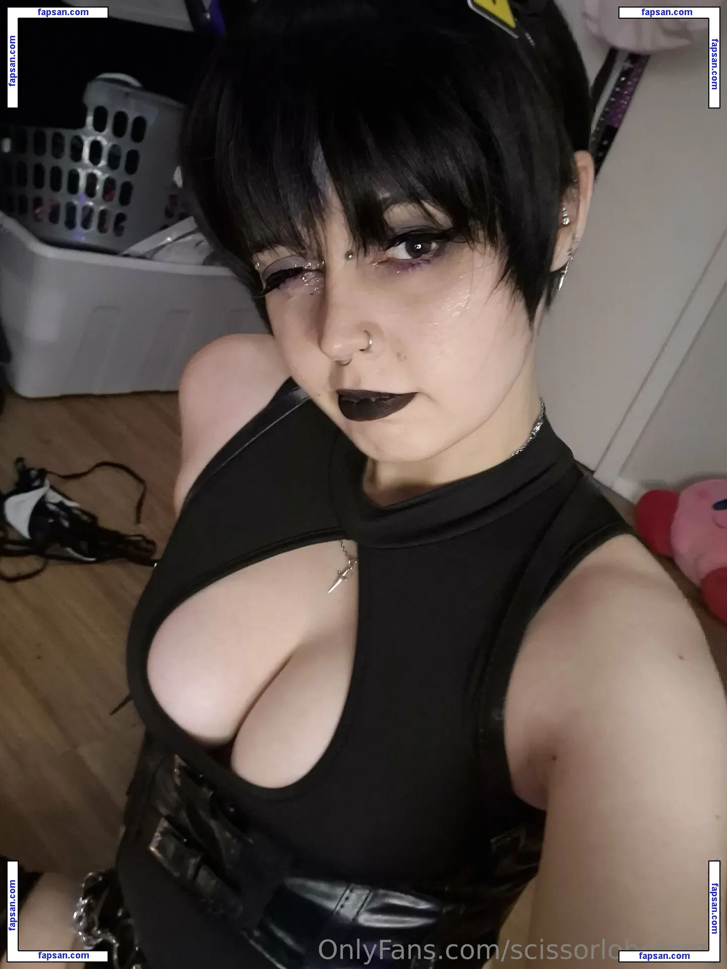 scissorlobotomy nude photo #0002 from OnlyFans