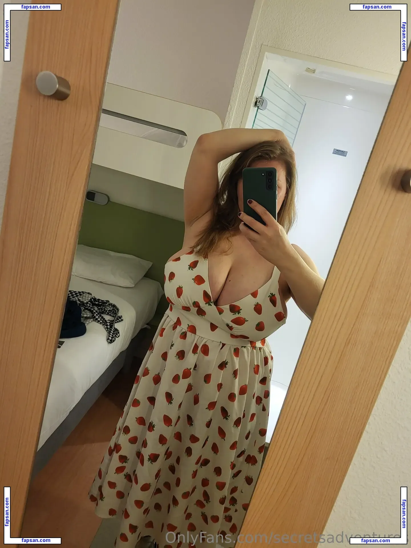 Secretsadventures nude photo #0004 from OnlyFans