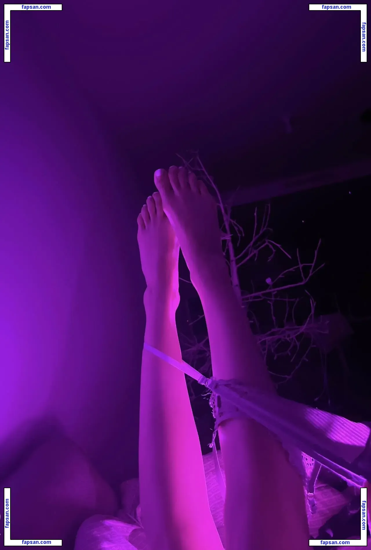 selena_g1820 nude photo #0003 from OnlyFans