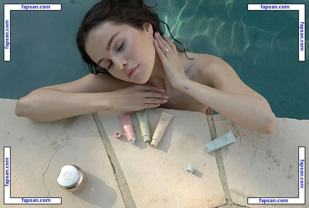 Selena Gomez nude photo #0274 from OnlyFans