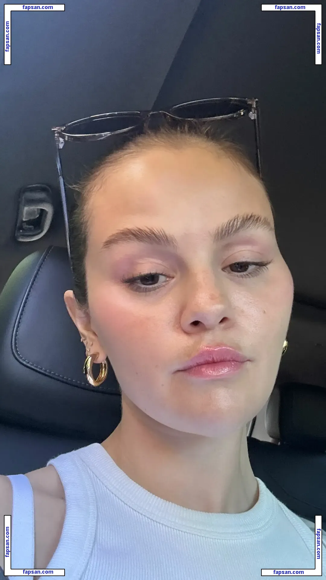 Selena Gomez nude photo #0275 from OnlyFans