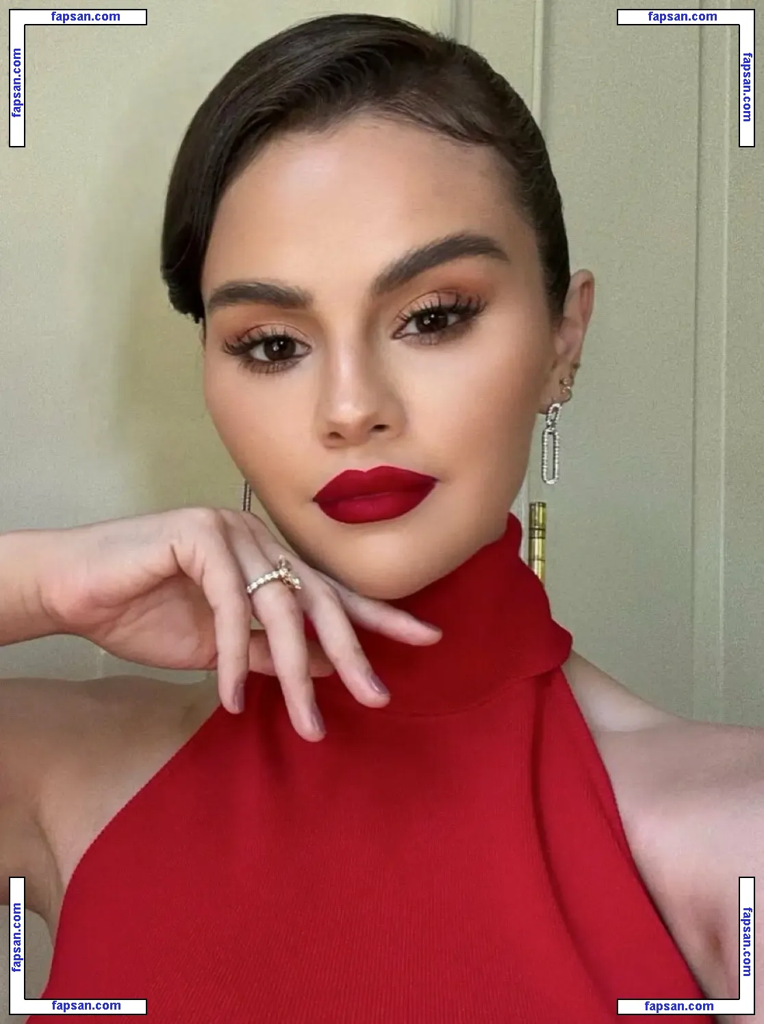 Selena Gomez nude photo #0285 from OnlyFans