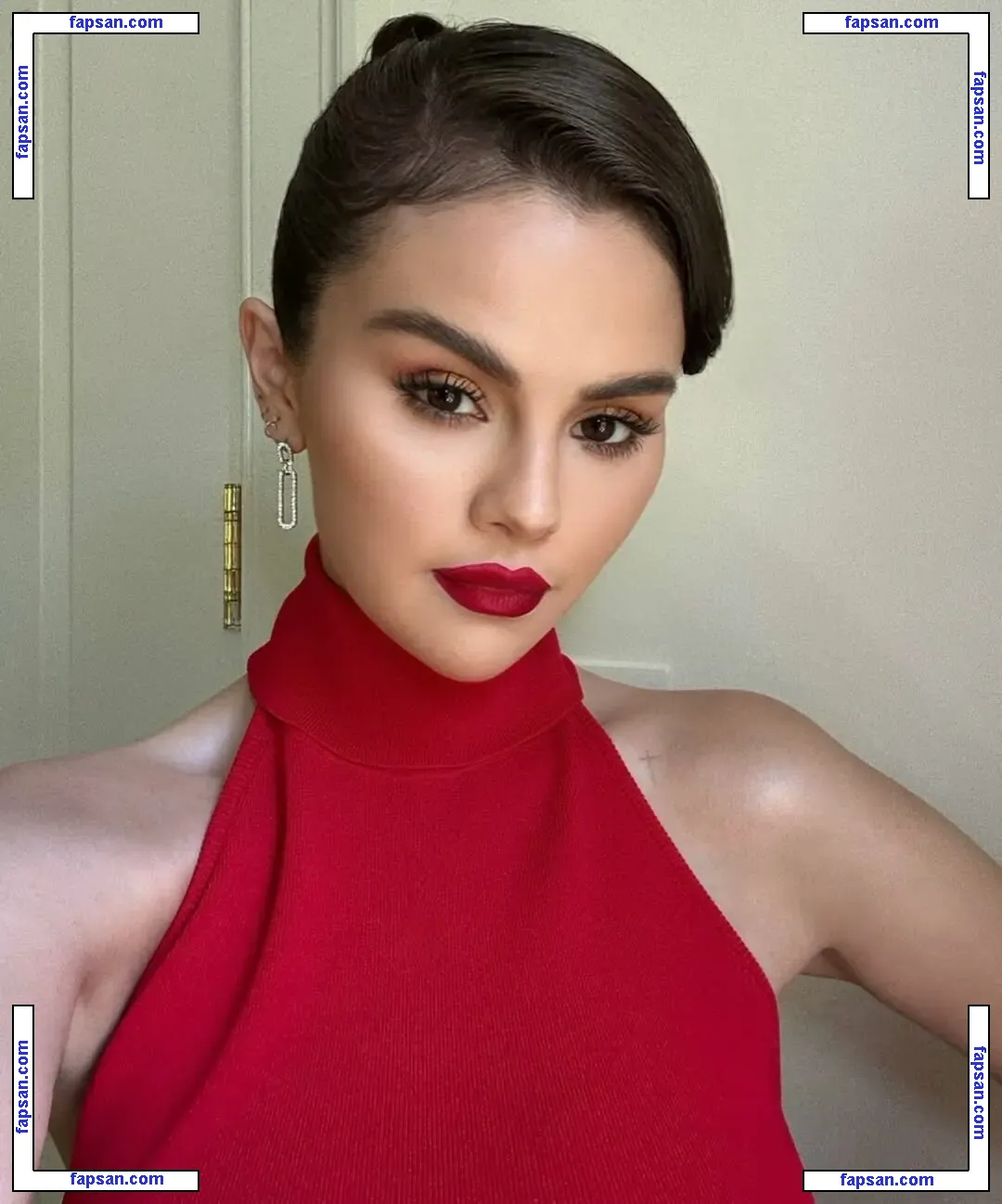 Selena Gomez nude photo #0286 from OnlyFans