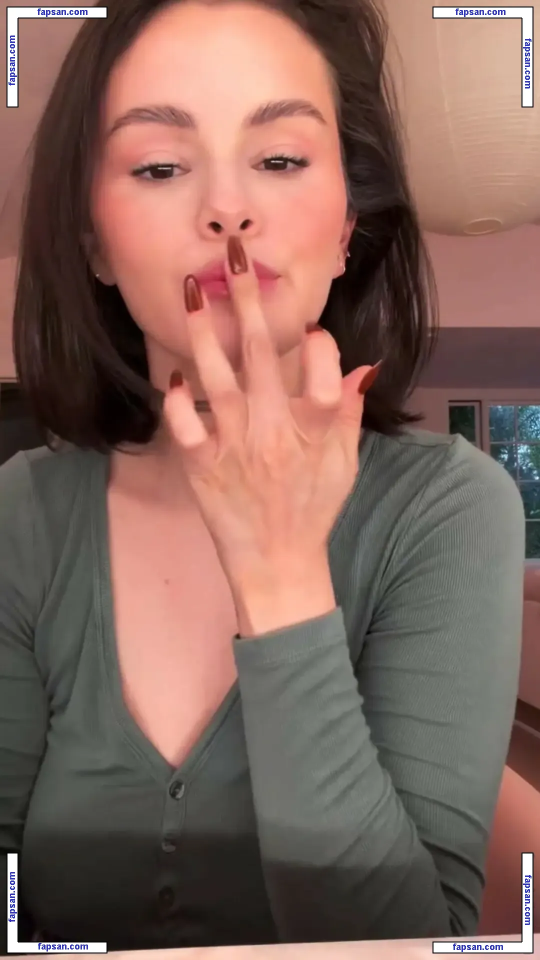 Selena Gomez nude photo #0328 from OnlyFans