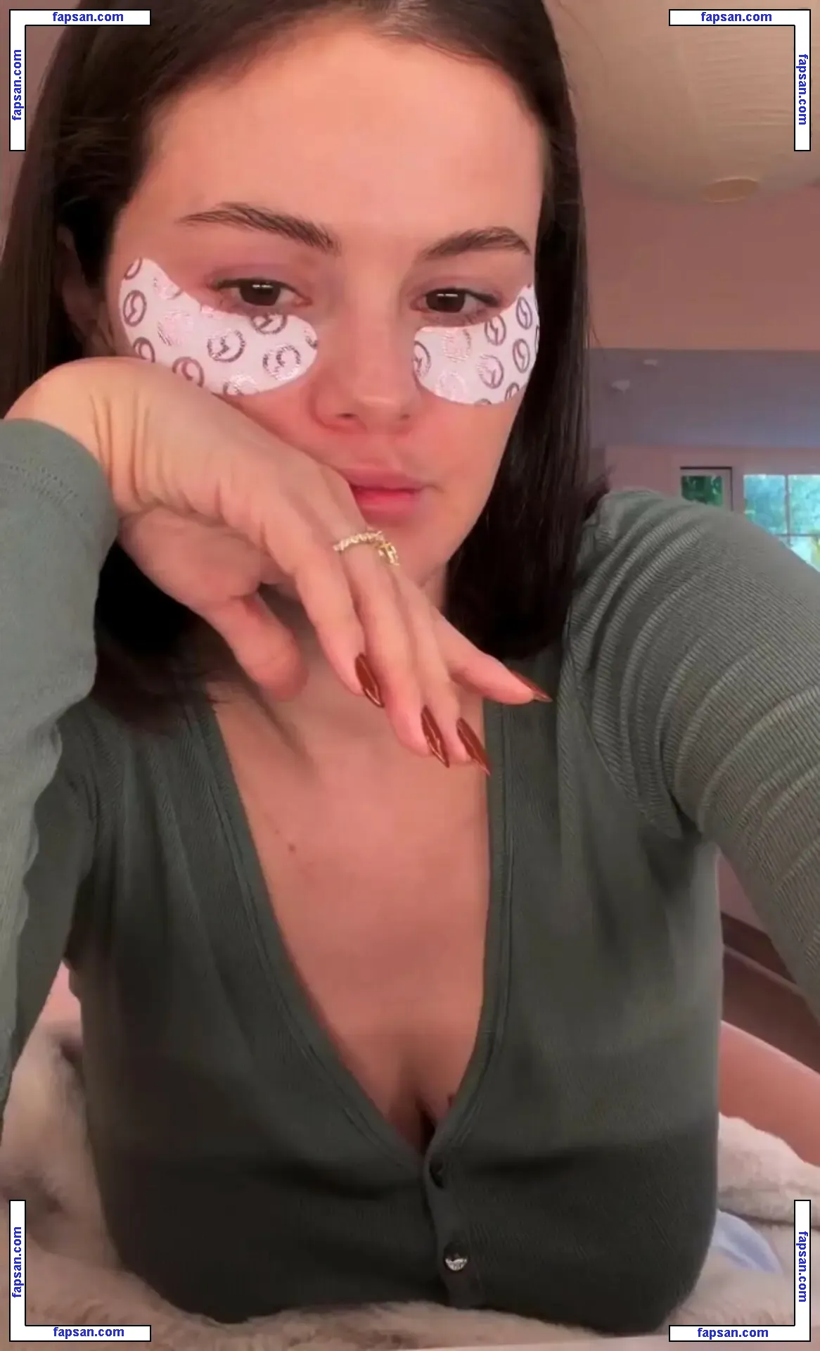 Selena Gomez nude photo #0341 from OnlyFans