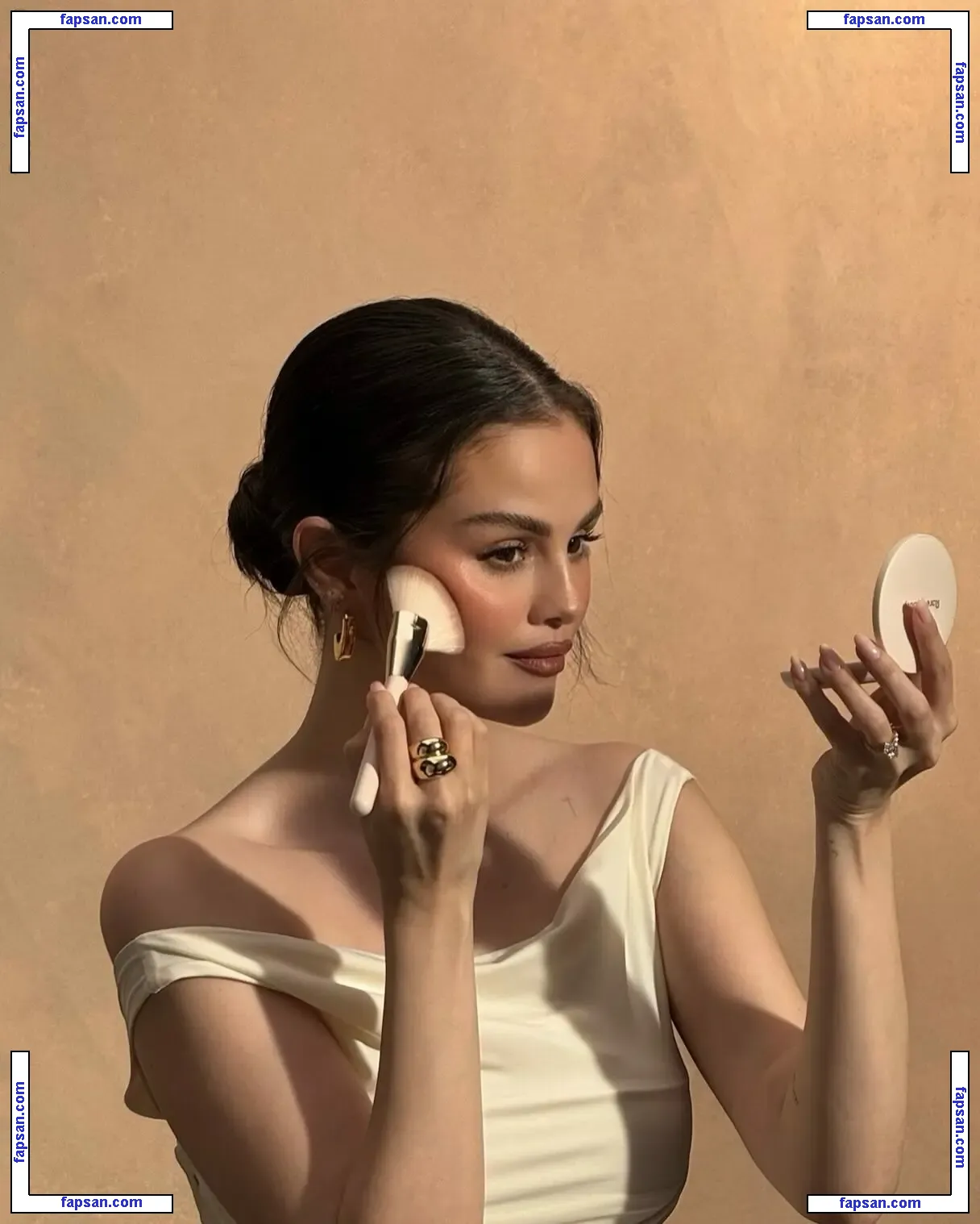 Selena Gomez nude photo #0359 from OnlyFans