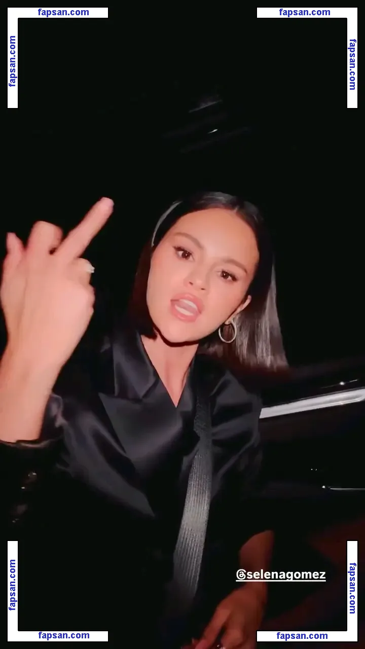 Selena Gomez nude photo #0370 from OnlyFans