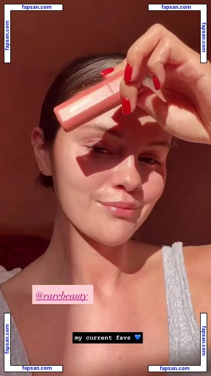 Selena Gomez nude photo #0372 from OnlyFans