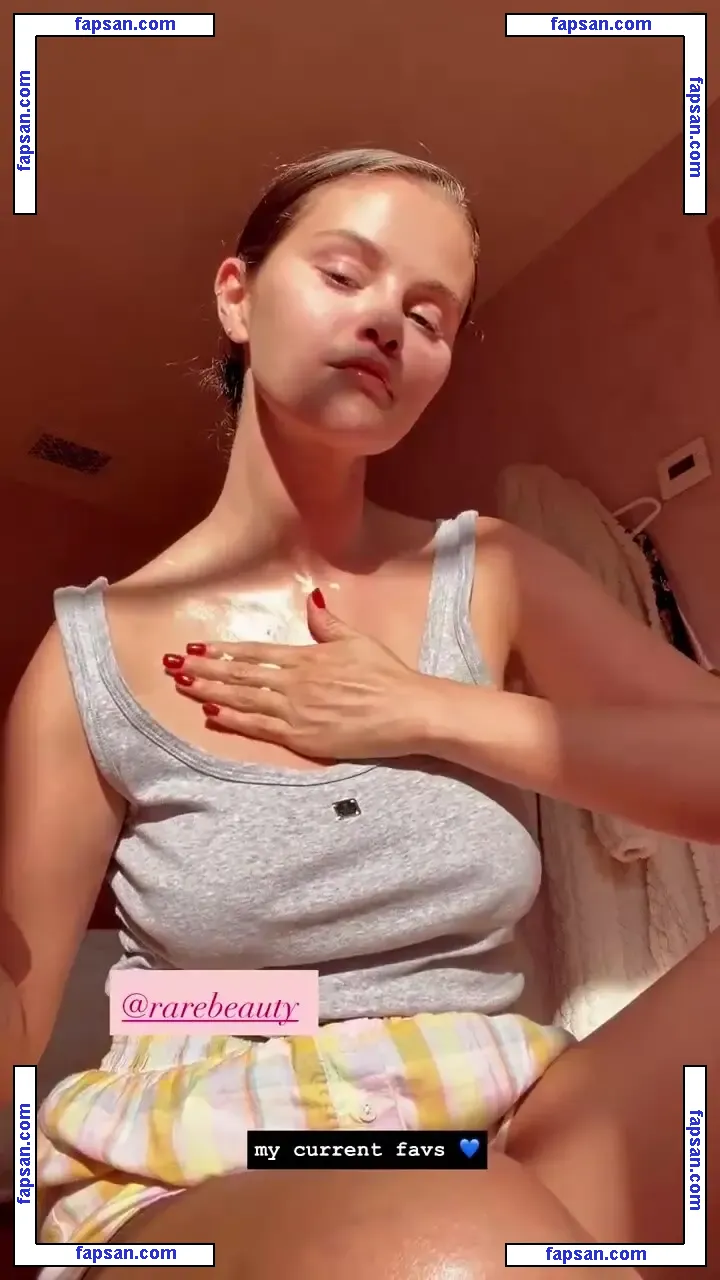 Selena Gomez nude photo #0374 from OnlyFans