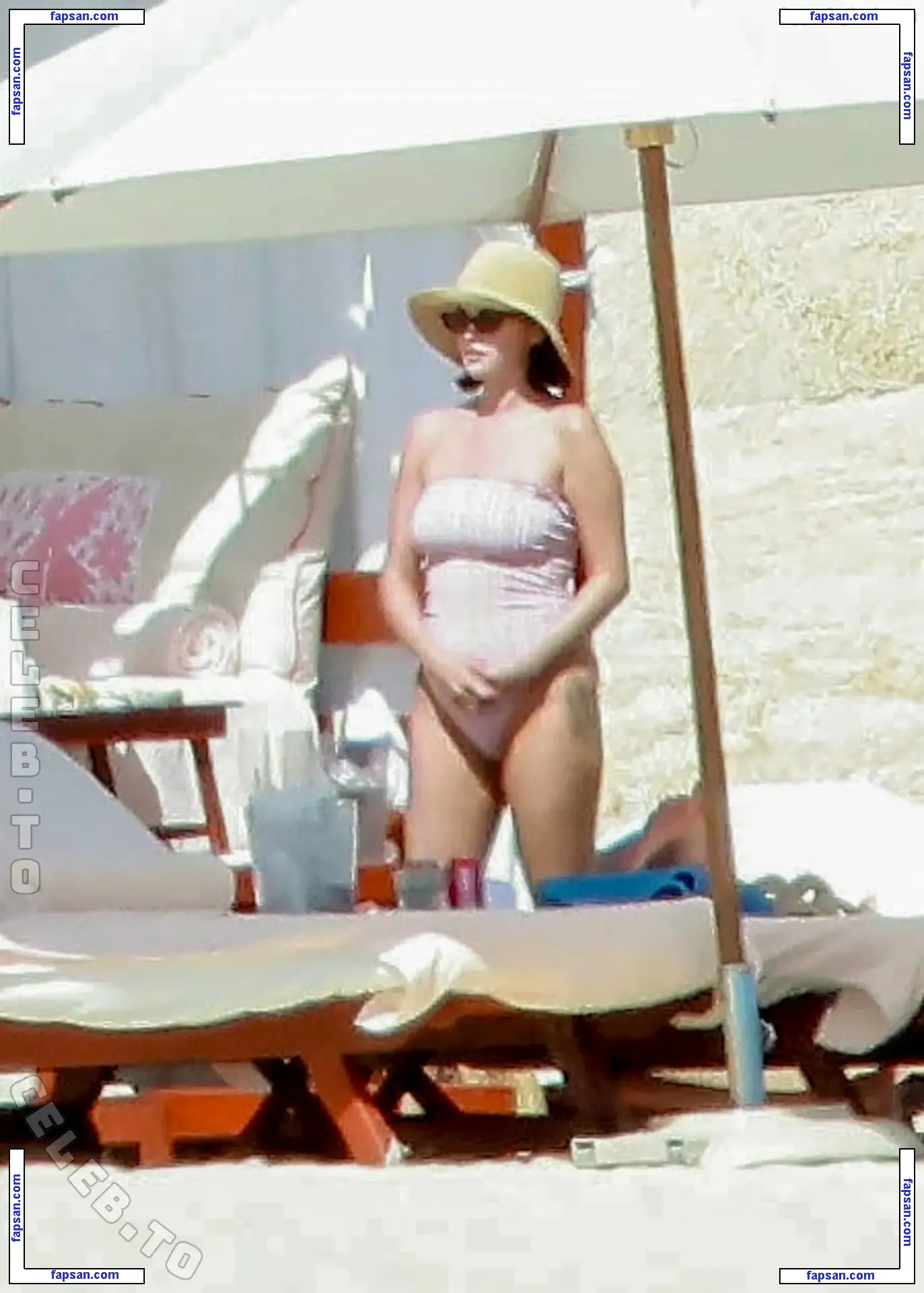 Selena Gomez nude photo #0388 from OnlyFans