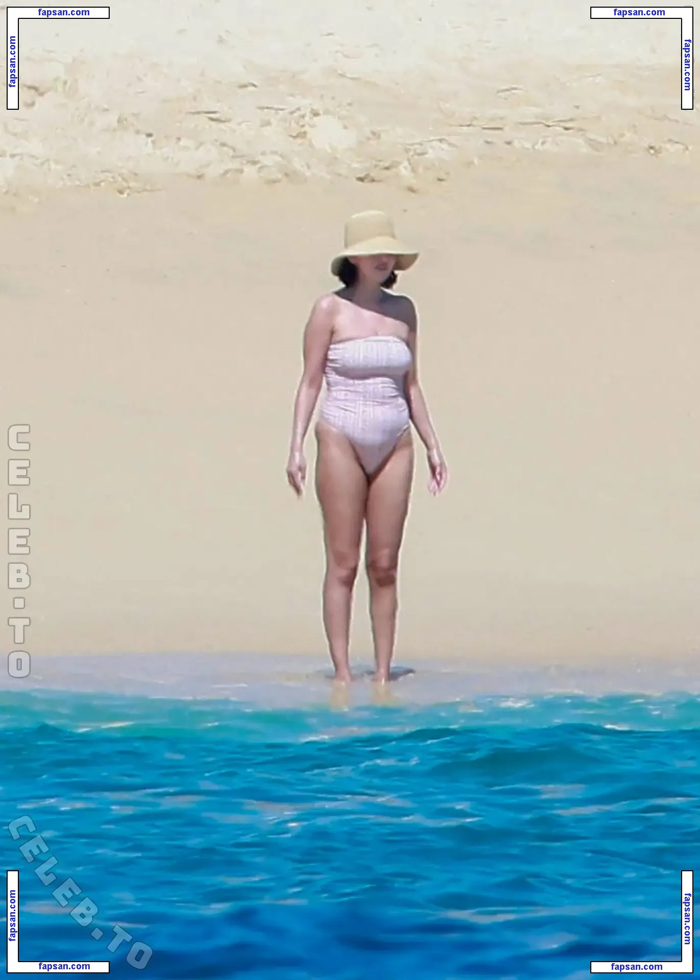 Selena Gomez nude photo #0389 from OnlyFans