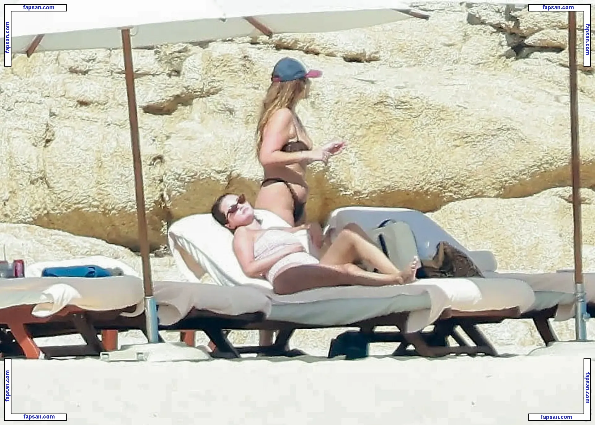 Selena Gomez nude photo #0403 from OnlyFans