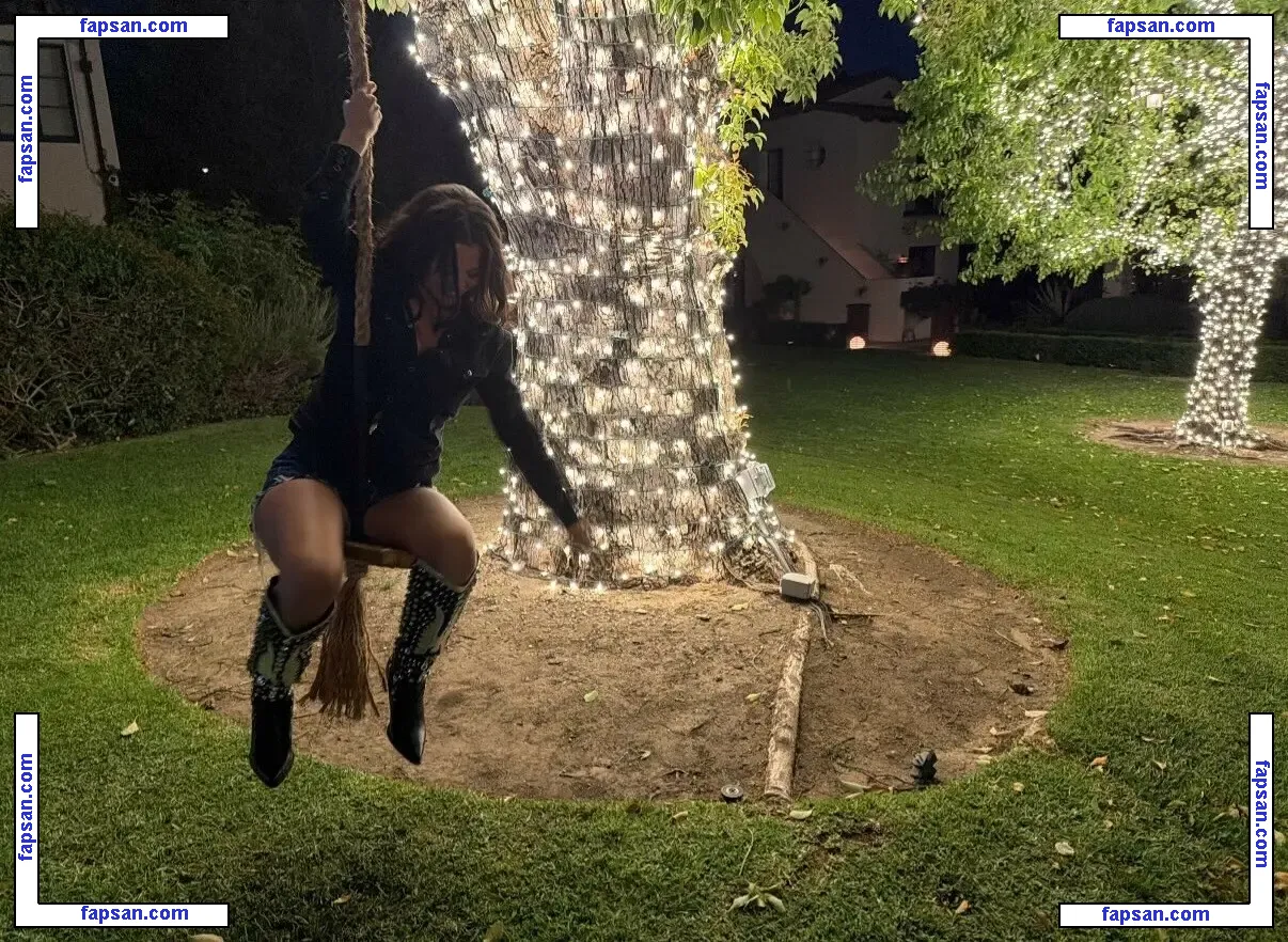 Selena Gomez nude photo #0412 from OnlyFans