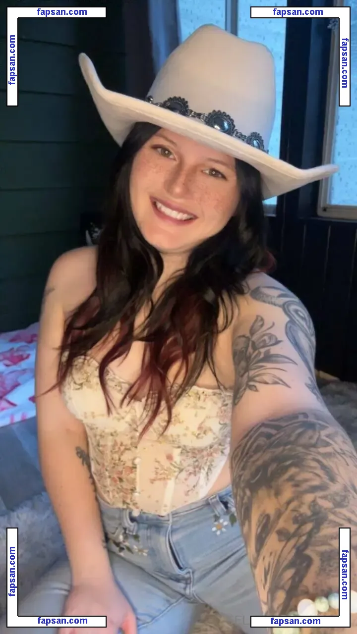 selenassanctuary nude photo #0013 from OnlyFans