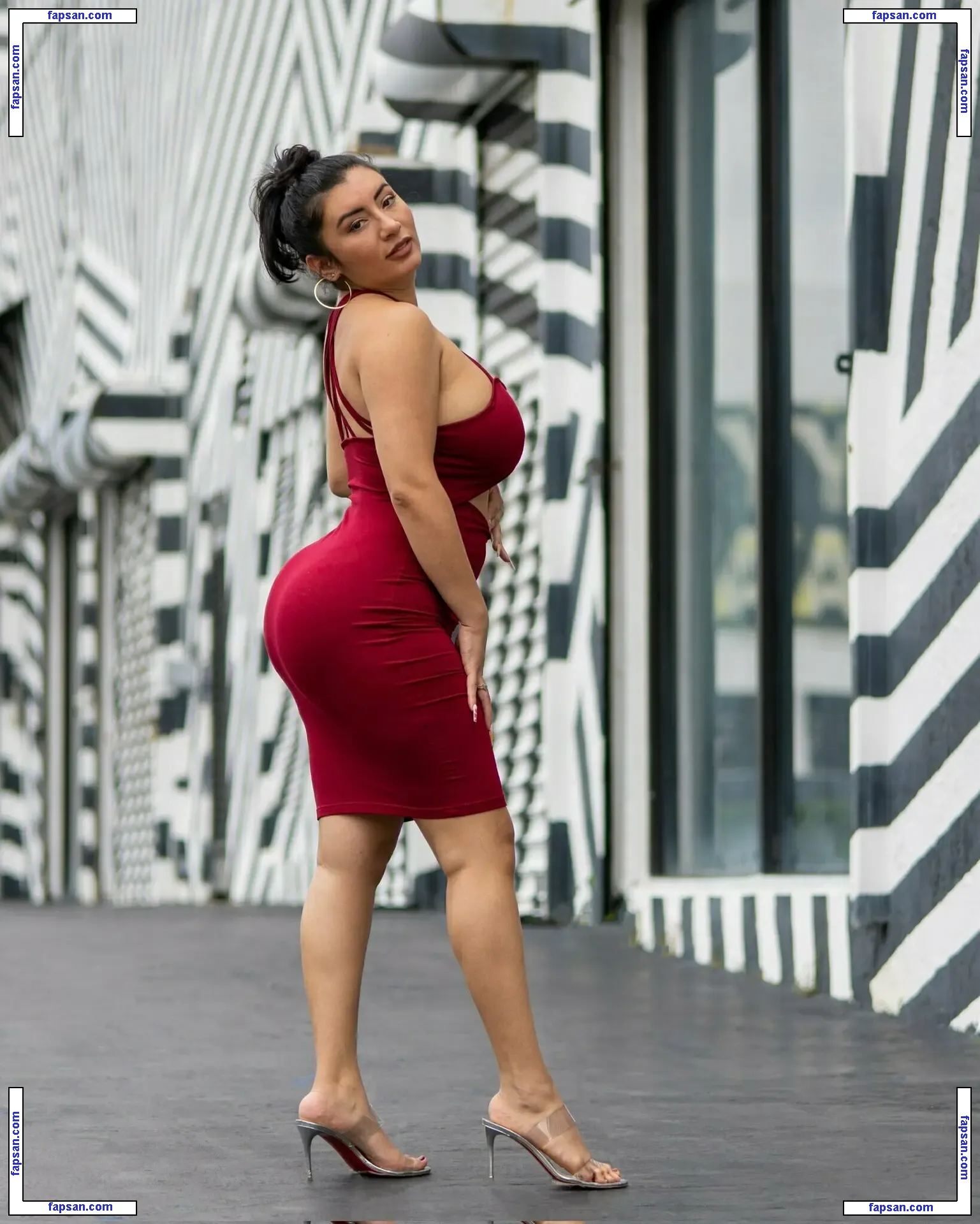 selenaxadams nude photo #0010 from OnlyFans