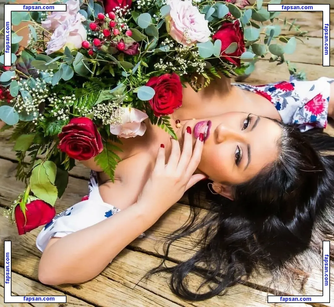 selenaxadams nude photo #0015 from OnlyFans