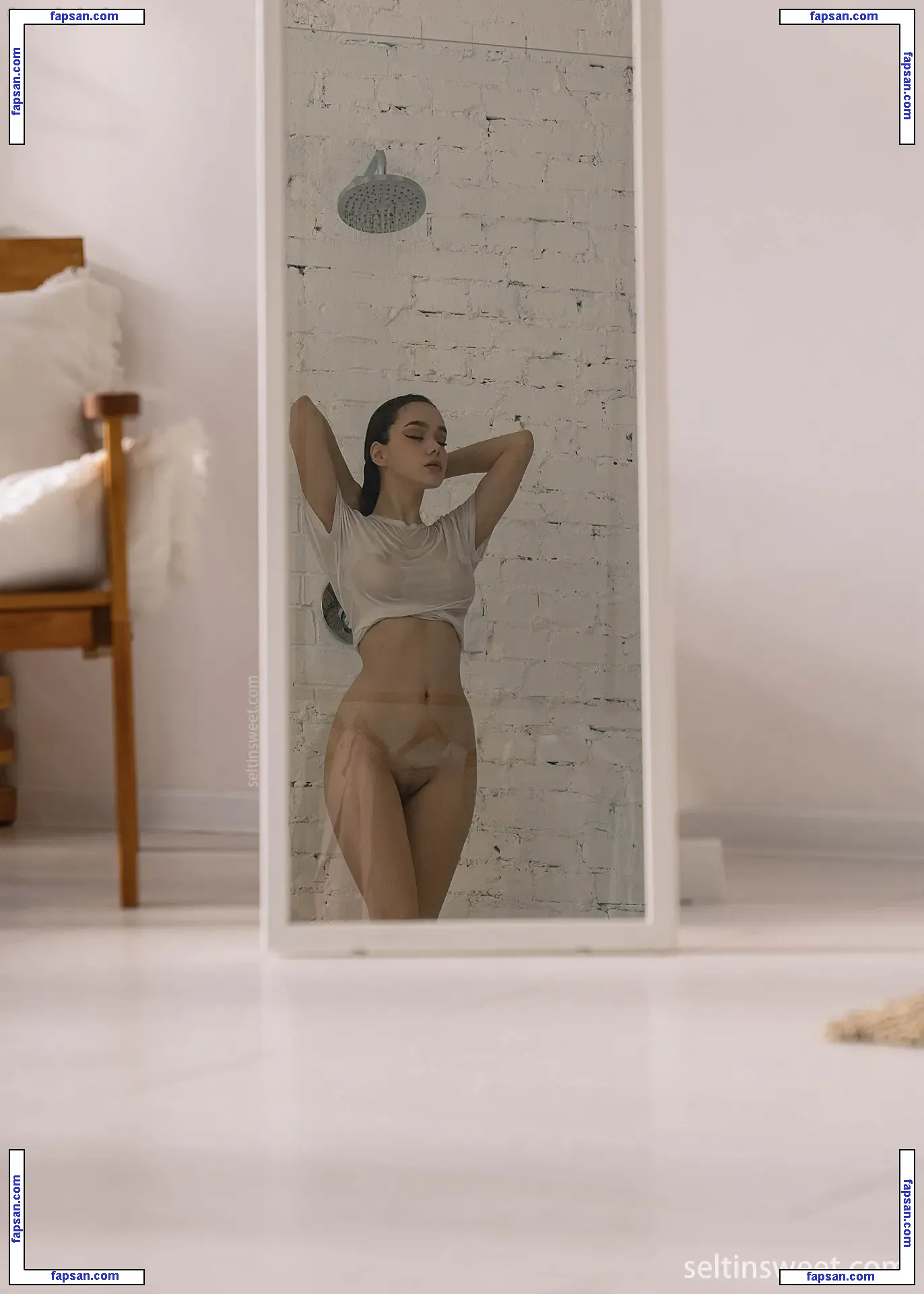 Selti nude photo #0393 from OnlyFans