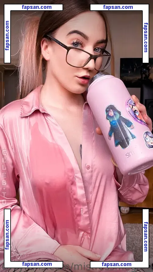 SenpaiHades nude photo #0002 from OnlyFans