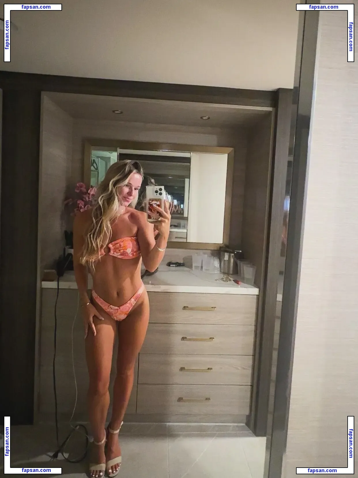Senter Sisters nude photo #0010 from OnlyFans