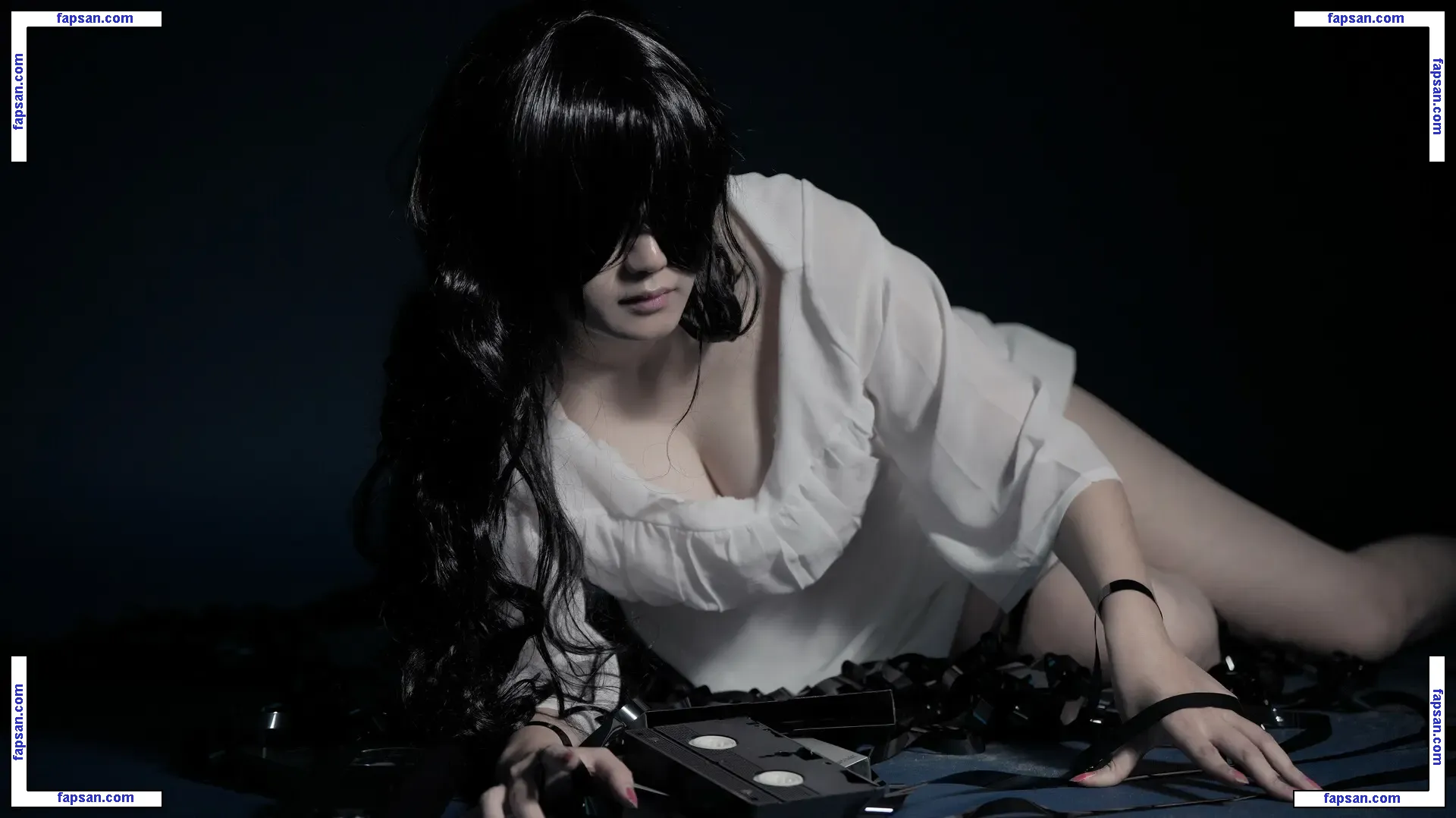 senyeyezi голая фото #0007 с Онлифанс