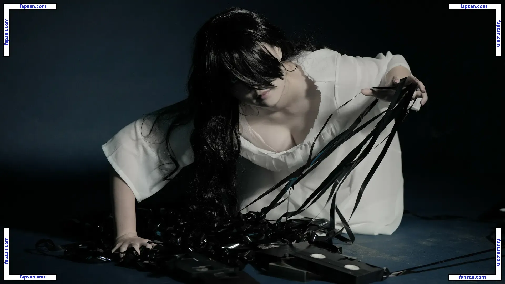 senyeyezi голая фото #0021 с Онлифанс