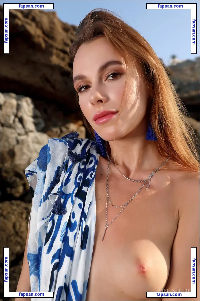 serafina nude photo #0017 from OnlyFans