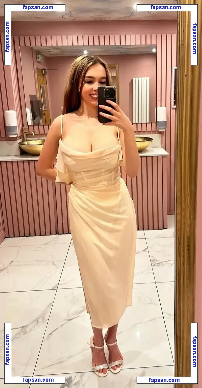 Serena Skybourne nude photo #0023 from OnlyFans