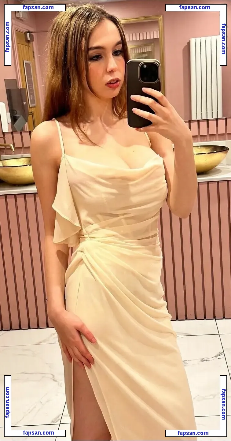 Serena Skybourne nude photo #0024 from OnlyFans