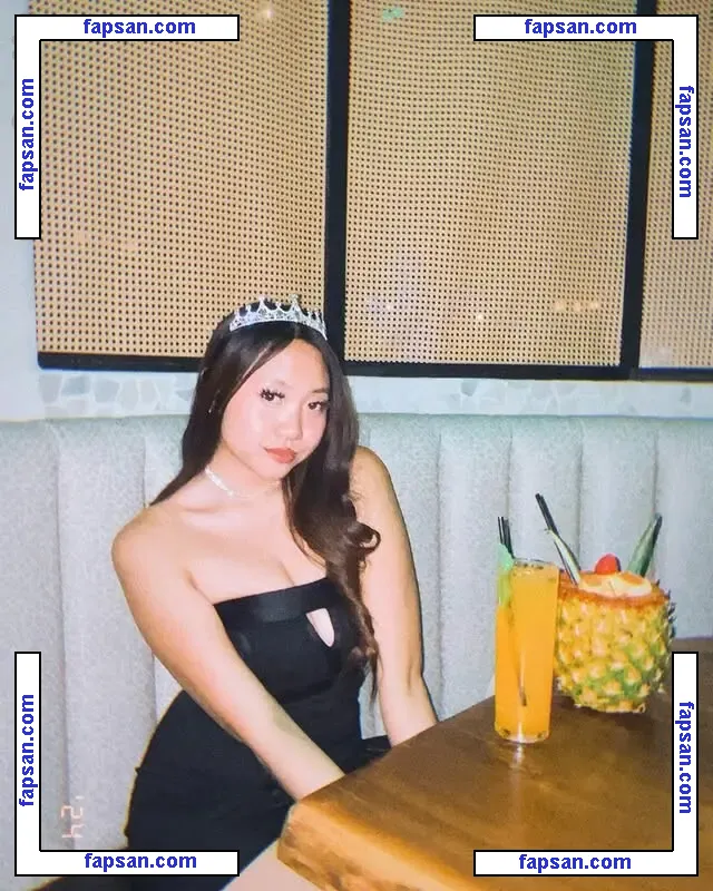 Serina Xiong голая фото #0007 с Онлифанс