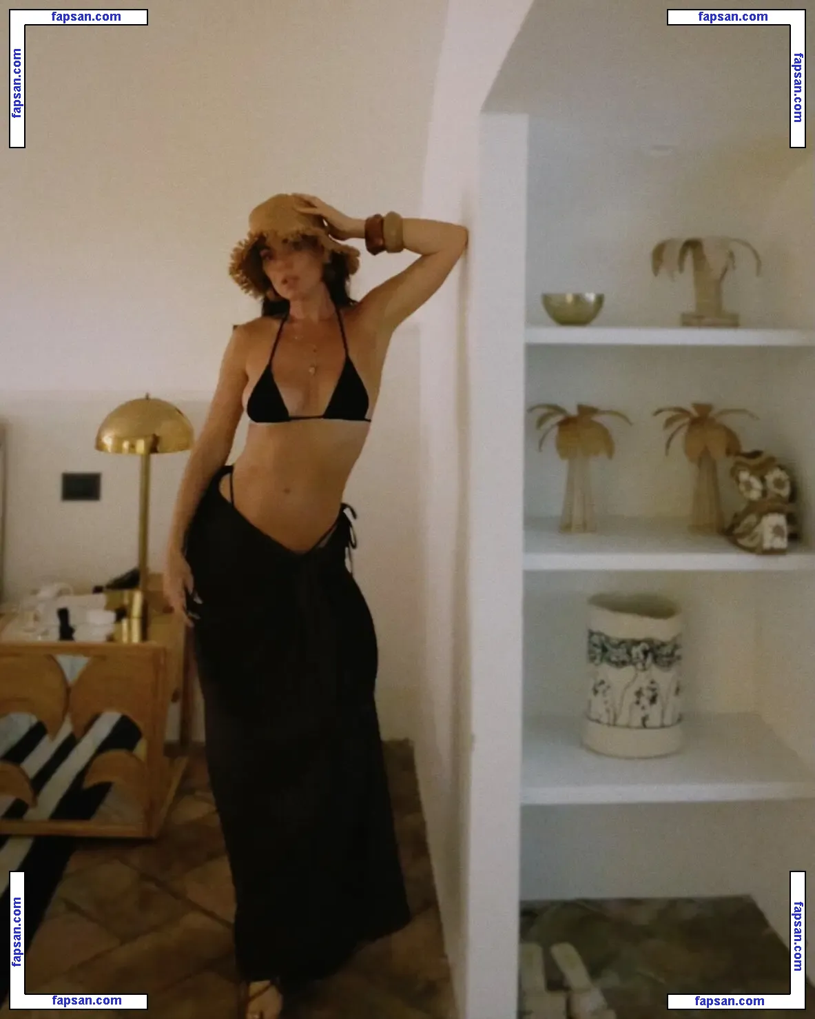 Serinda Swan nude photo #0600 from OnlyFans