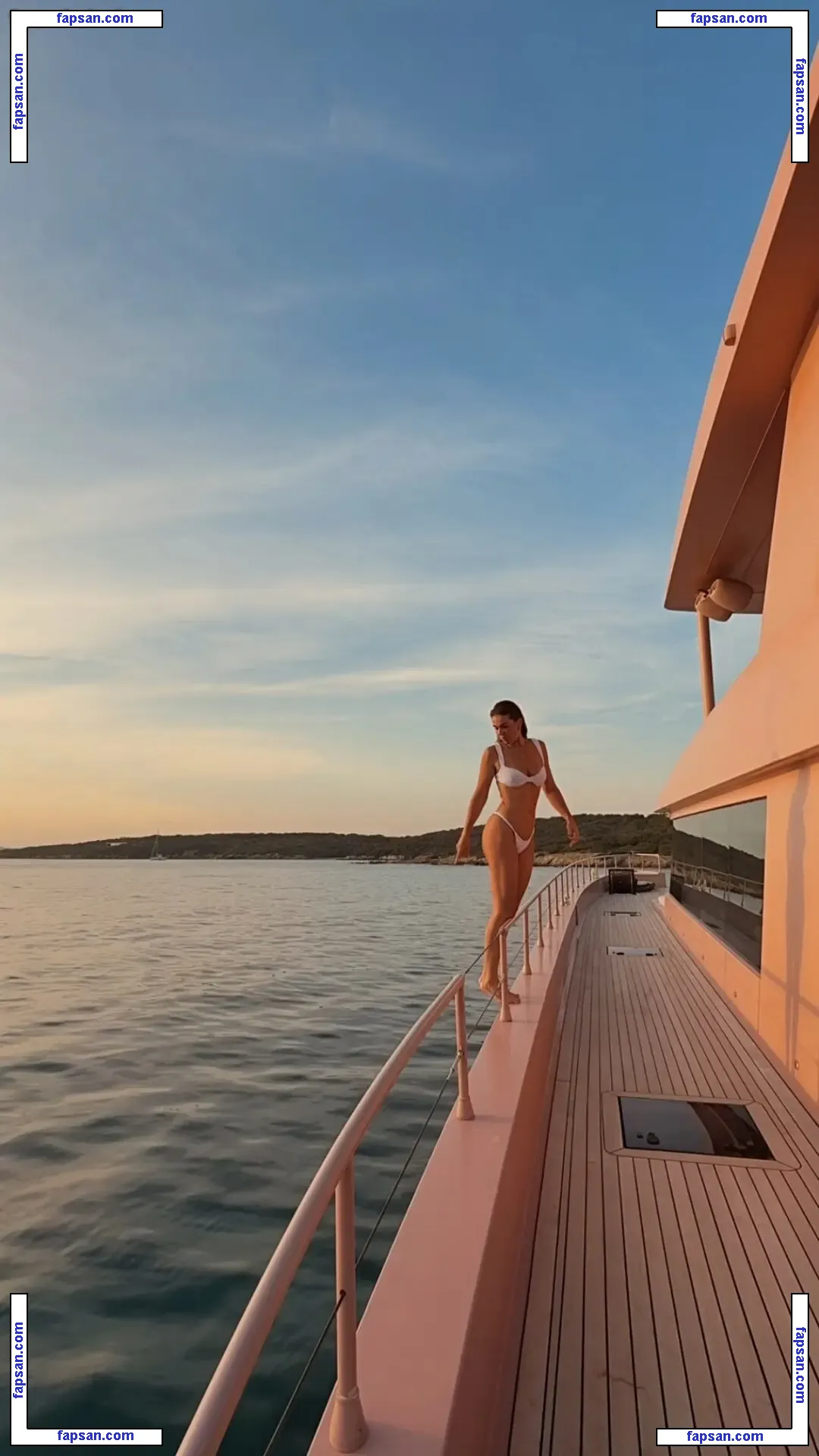 Serinda Swan nude photo #0603 from OnlyFans