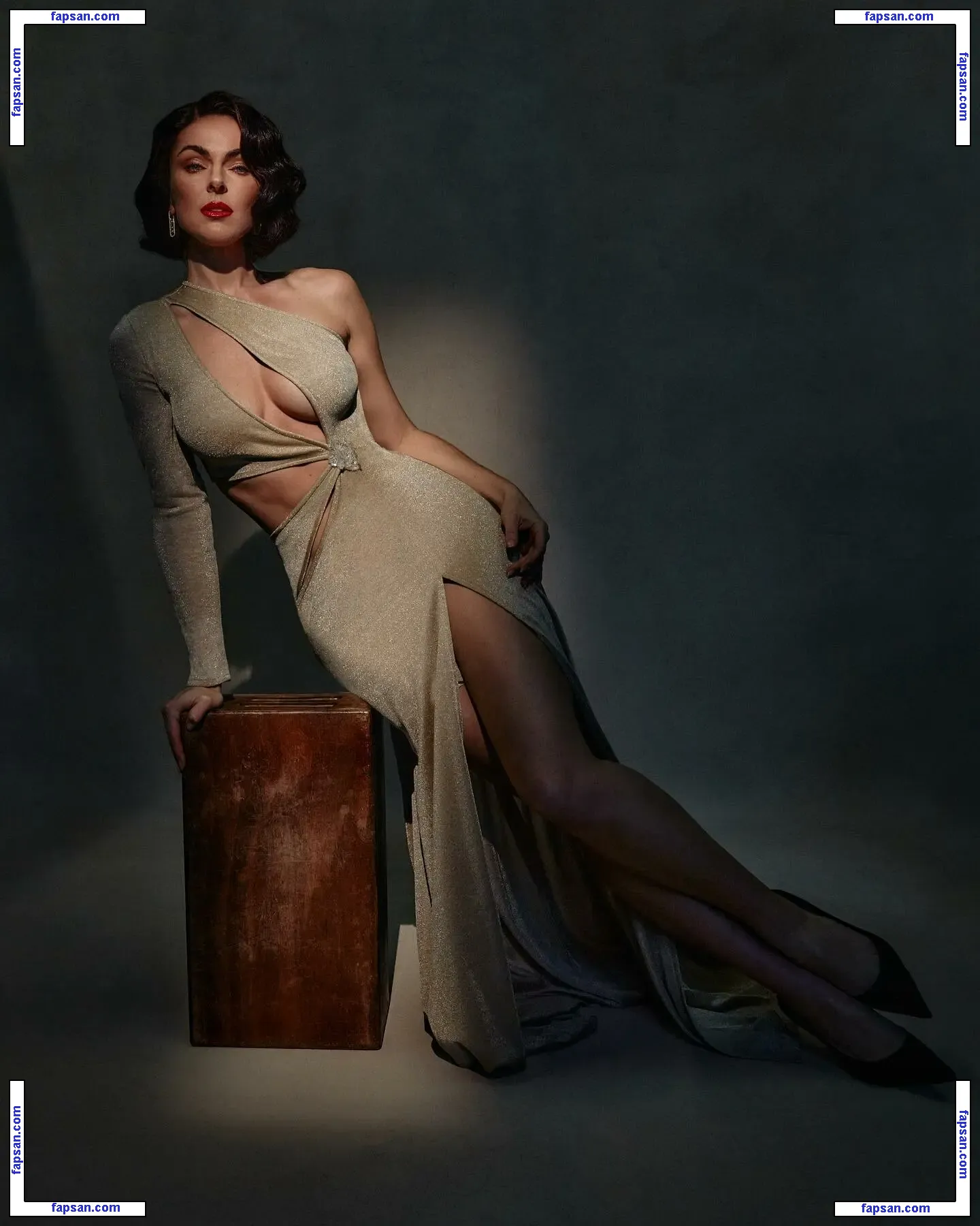 Serinda Swan nude photo #0613 from OnlyFans