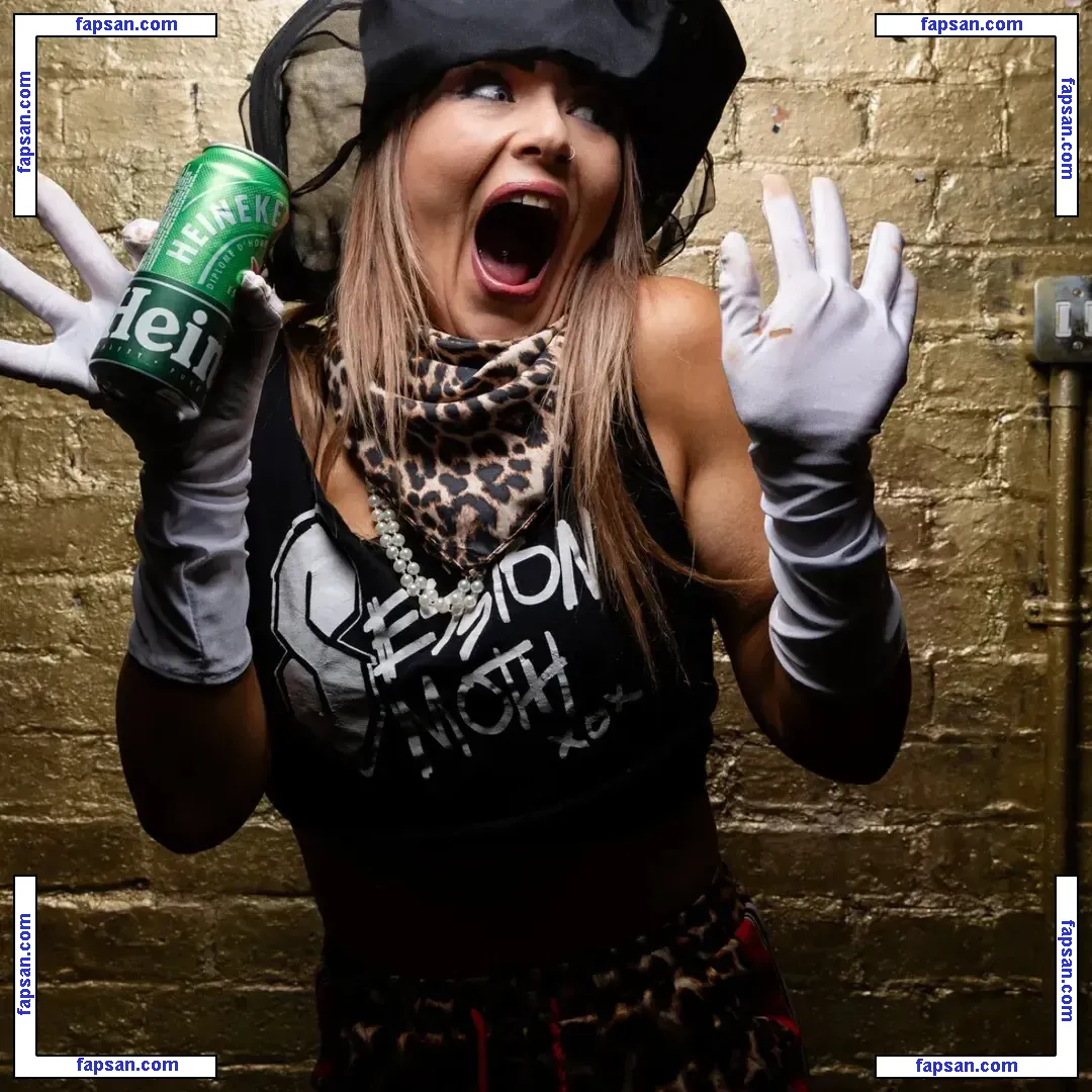 Session Moth Martina nude photo #0163 from OnlyFans