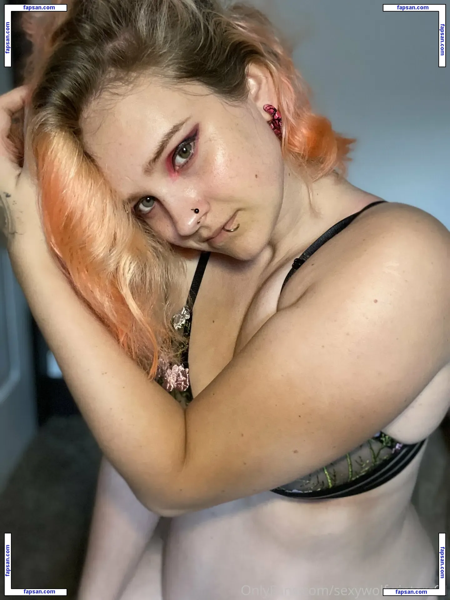 sexywolfwinters01 nude photo #0005 from OnlyFans