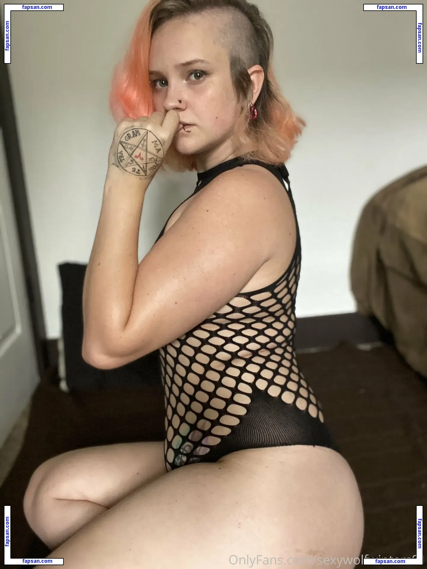 sexywolfwinters01 nude photo #0008 from OnlyFans