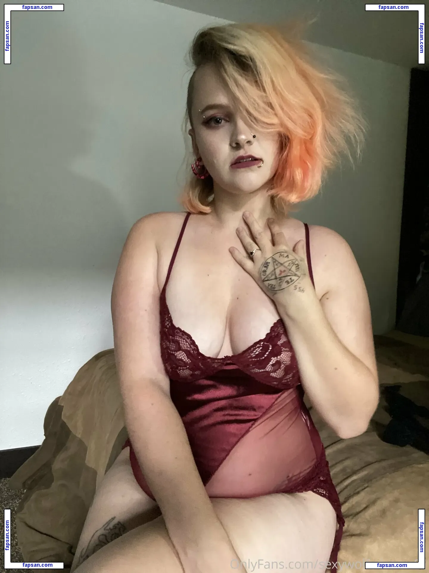sexywolfwinters01 nude photo #0011 from OnlyFans