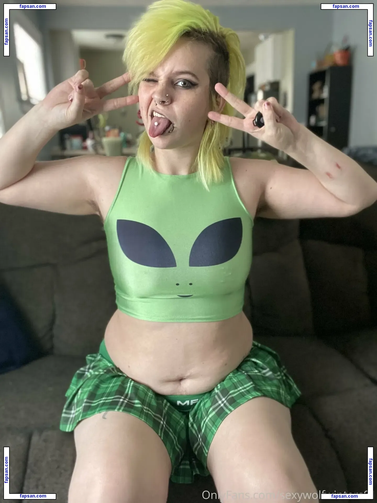 sexywolfwinters01 nude photo #0015 from OnlyFans