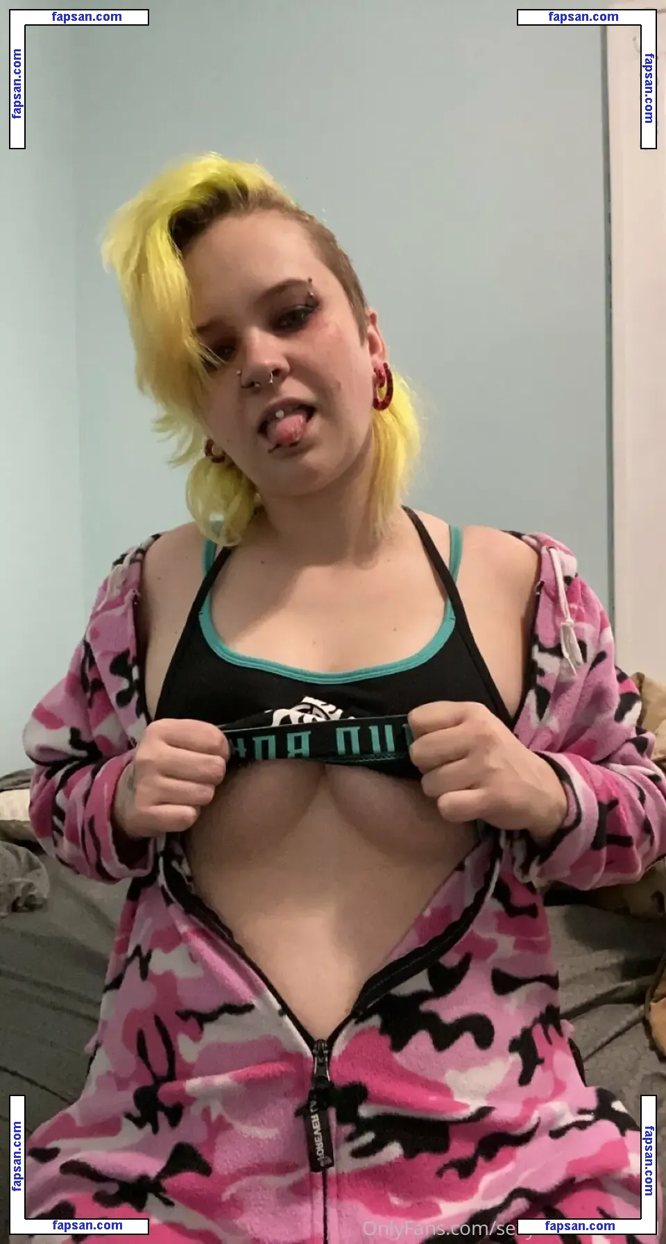 sexywolfwinters01 nude photo #0018 from OnlyFans