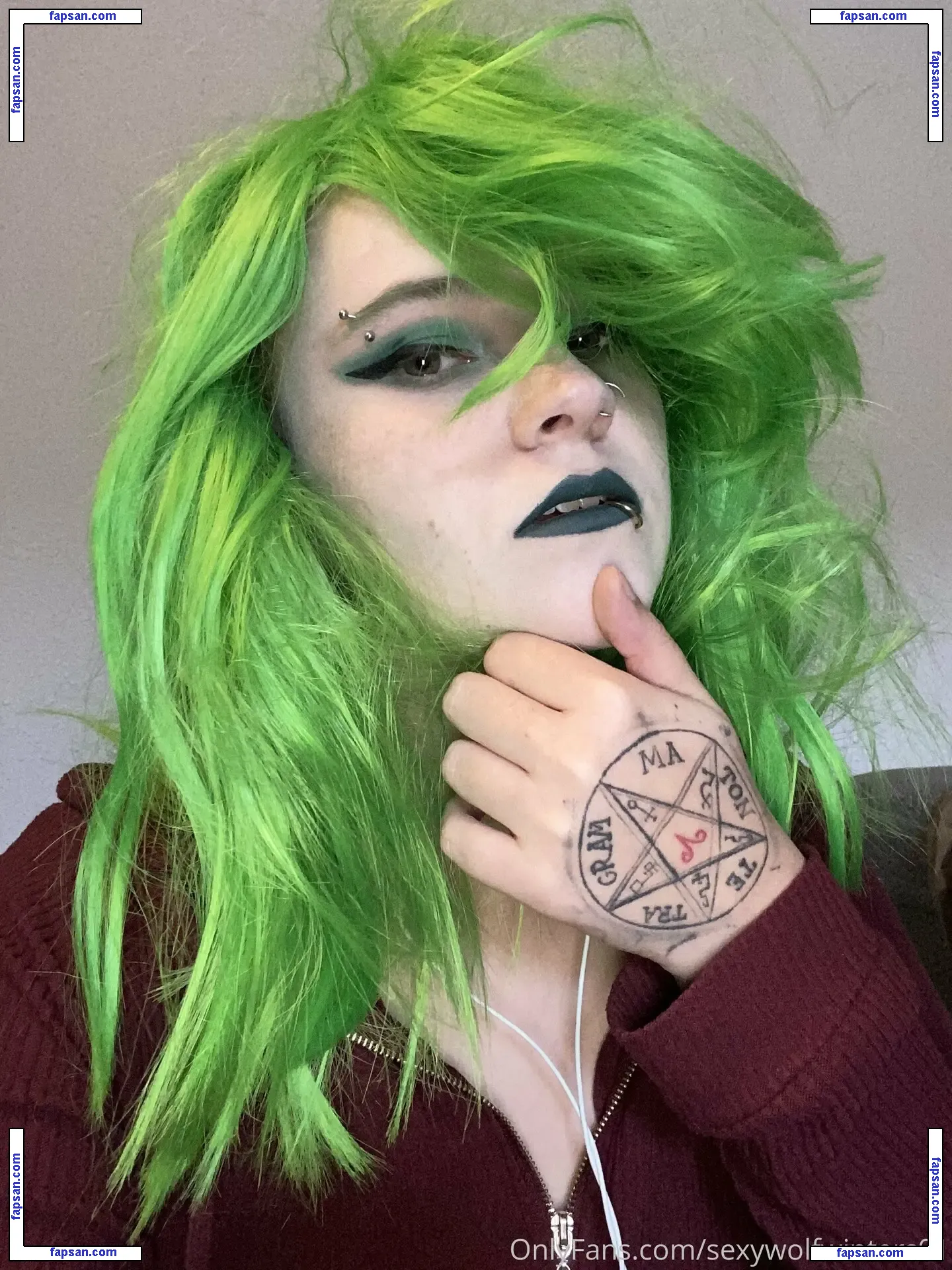 sexywolfwinters01 nude photo #0025 from OnlyFans