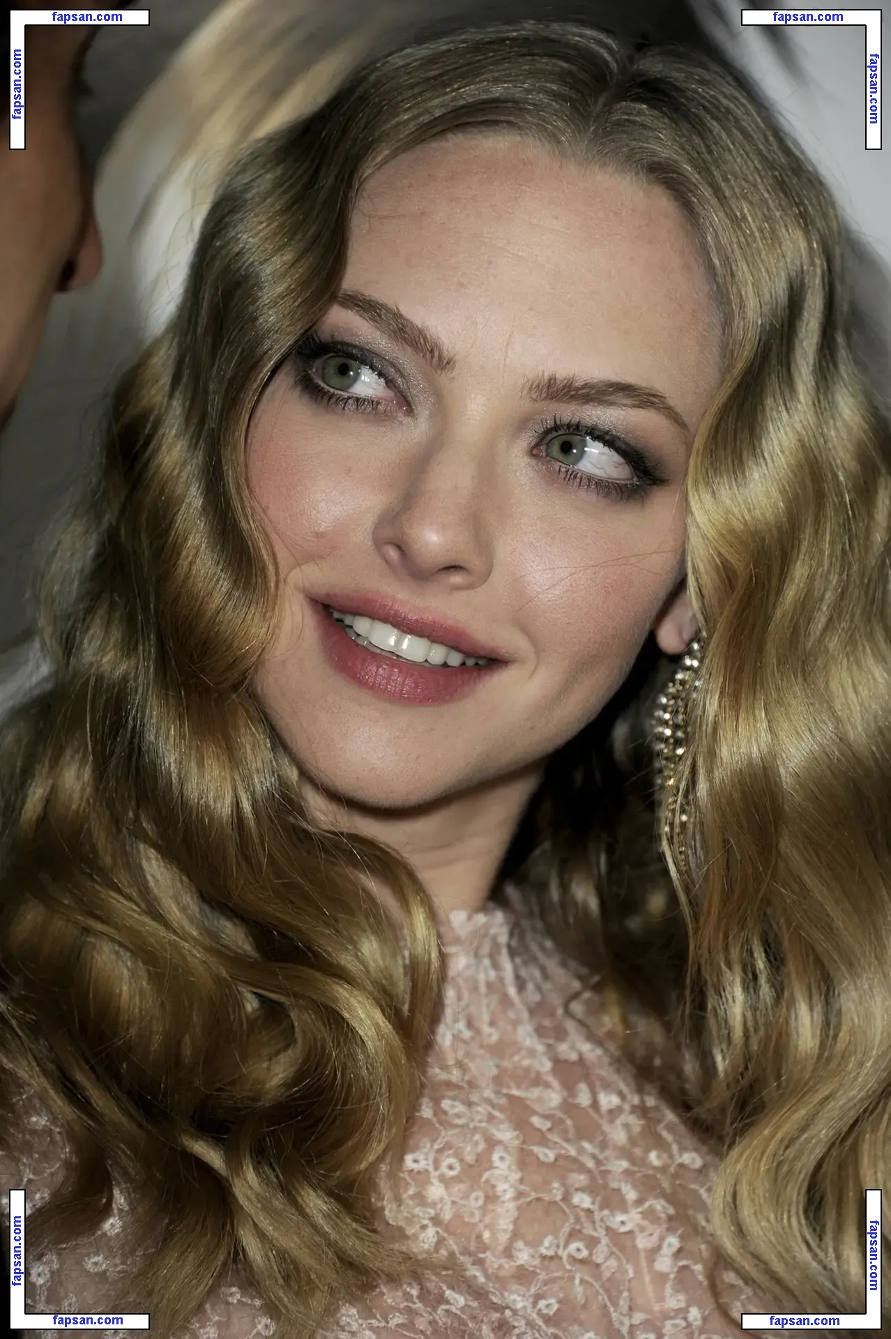 Seyfried голая фото #0019 с Онлифанс