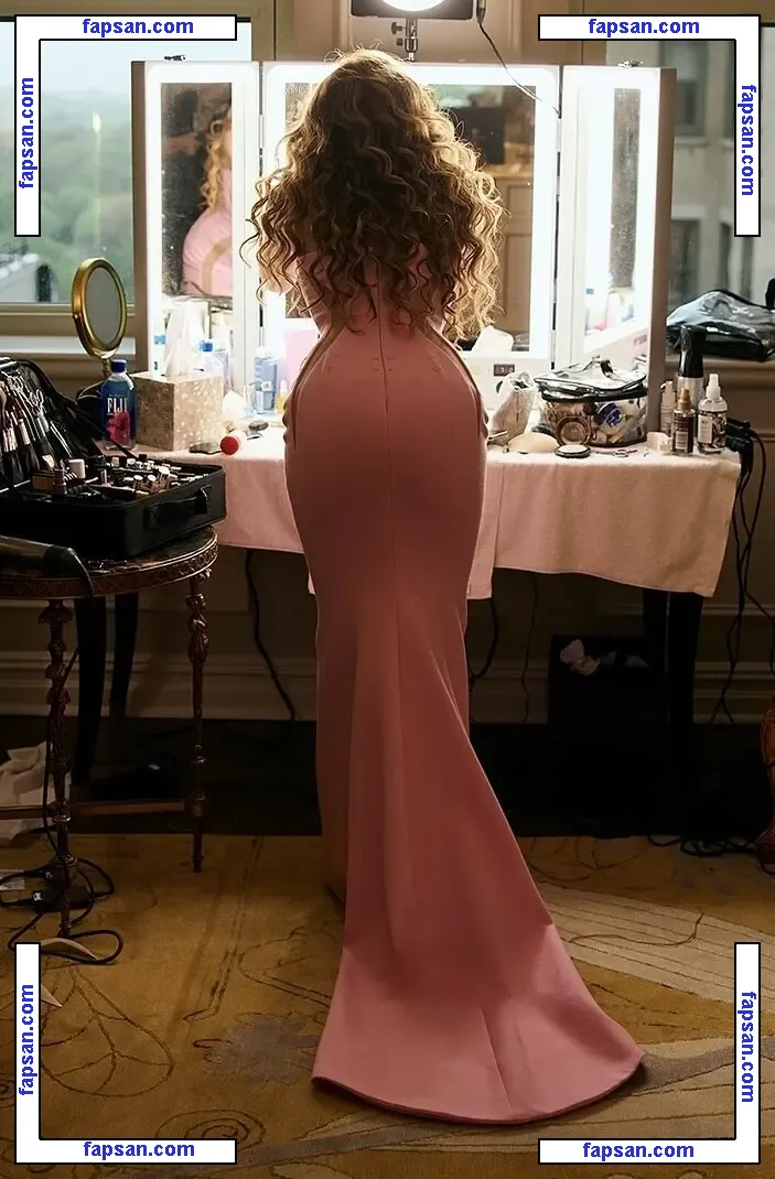 Shakira nude photo #1442 from OnlyFans