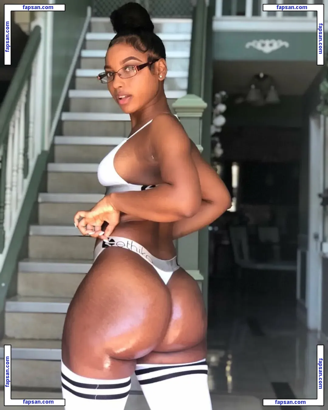 shamayneg голая фото #0003 с Онлифанс